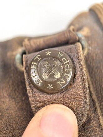 Luftwaffe , Paar Lederhandschuhe für Angehörige des fliegenden Personal. Stärker getragen, die Druckknöpfe defekt