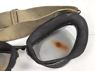 Luftwaffe , Brille für fliegendes Personal in gutem Zustand. Gummi weich, Band mit Zugkraft
