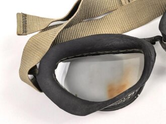 Luftwaffe , Brille für fliegendes Personal in gutem Zustand. Gummi weich, Band mit Zugkraft