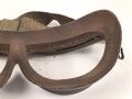 Luftwaffe , Brille für fliegendes Personal in gutem Gesamtzustand. Gummi weich, Band ohne Zugkraft