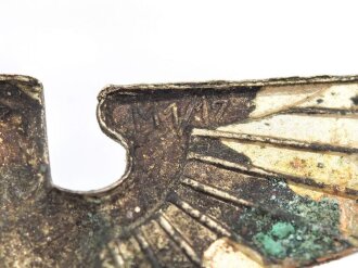 Adler für eine Schirmmütze für politische Leiter der SA, Ausführung bis 1938, ein Splint fehlt. Flügelspannweite 49mm