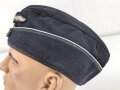 Luftwaffe, Schiffchen für Offiziere. Die Effekten von Hand vernäht, die Silberlitzeebenfalls. Der Adler entnazifiziert. Stark getragenes Stück