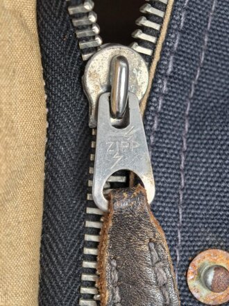 Luftwaffe, Kleidertasche für fliegendes Personal. gebraucht, alle Reissverschlüsse gängig.