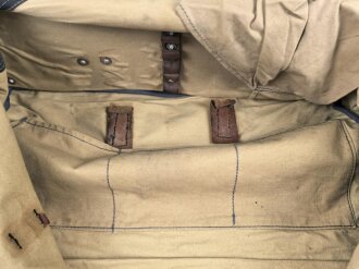 Luftwaffe, Kleidertasche für fliegendes Personal. gebraucht, alle Reissverschlüsse gängig.
