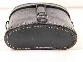Behälter aus Ersatzmaterial für Dienstglas 6 x 30 der Wehrmacht aus Preßmasse. Hersteller cxn, guter Zustand