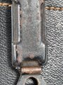 Behälter aus Ersatzmaterial für Dienstglas 6 x 30 der Wehrmacht aus Preßmasse. Hersteller cxn, guter Zustand
