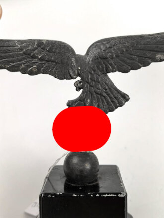 Luftwaffenadler als Tischdekoration. Zink versilbert, Flügelspannweite 17,5cm