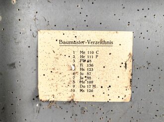 Luftwaffe, Transportkasten Modell für Fliegererkennungsdienst Fl Üb 94-003. Originallack, grob gereinigt. maße 54 x 77 x 20