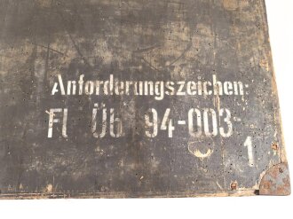 Luftwaffe, Transportkasten Modell für Fliegererkennungsdienst Fl Üb 94-003. Originallack, grob gereinigt. maße 54 x 77 x 20