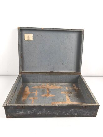 Luftwaffe, Transportkasten Modell für Fliegererkennungsdienst Fl Üb 94-003. Originallack, grob gereinigt. maße 54 x 77 x 20