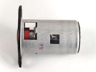 Luftwaffe,  Einbaudruckknopf Fl.E 583601. Ungebraucht, im originalen Umkarton. So in Bf109 verbaut