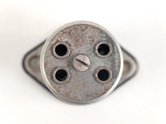 Luftwaffe,  Einbaudruckknopf Fl.E 583601. Ungebraucht, im originalen Umkarton. So in Bf109 verbaut