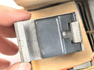 Luftwaffe , 10 Stück Reihentrennstecker " 14 MIN 265 60" in originaler Umverpackung der " Michel-Werke Augsburg"  Ungereinigter Dachbodenfund