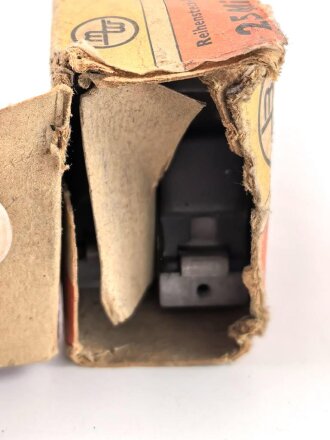 Luftwaffe , 8 Stück Reihensteckdurchführung " 8 MIN 265 50" in originaler Umverpackung der " Michel-Werke Augsburg"  Ungereinigter Dachbodenfund