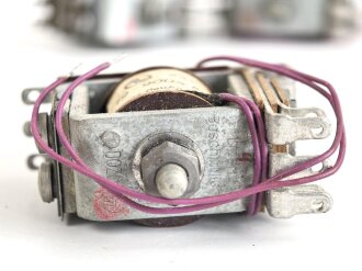 Luftwaffe , Magnetschalter 19-9004 K-1, Hersteller Michel Werke Augsburg. Sie erhalten ein ( 1 ) Stück aus Dachbodenfund