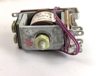 Luftwaffe , Magnetschalter 19-9004 K-1, Hersteller Michel Werke Augsburg. Original verpacktes Stück aus Dachbodenfund