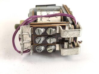 Luftwaffe , Magnetschalter 19-9004 K-1, Hersteller Michel Werke Augsburg. Original verpacktes Stück aus Dachbodenfund