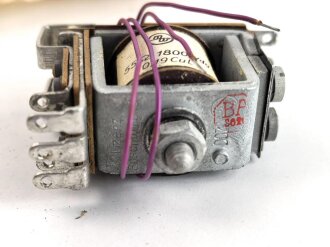 Luftwaffe , Magnetschalter 19-9004 K-1, Hersteller Michel Werke Augsburg. Original verpacktes Stück aus Dachbodenfund