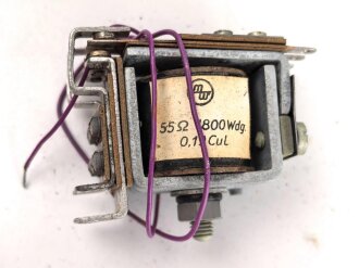Luftwaffe , Magnetschalter 19-9004 K-1, Hersteller Michel Werke Augsburg. Original verpacktes Stück aus Dachbodenfund
