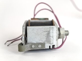 Luftwaffe , Magnetschalter SSM 57, Hersteller Michel Werke Augsburg. Sie erhalten ein ( 1 ) Stück aus Dachbodenfund