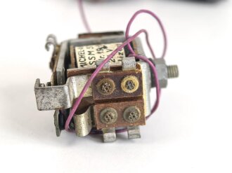 Luftwaffe , Magnetschalter SSM 57 LSK , Hersteller Michel Werke Augsburg. Sie erhalten ein ( 1 ) Stück aus Dachbodenfund