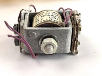 Luftwaffe , Magnetschalter SSM 57 LSK , Hersteller Michel Werke Augsburg. Ein original verpacktes Stück aus Dachbodenfund