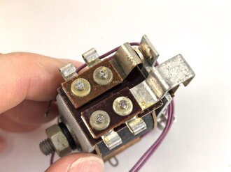 Luftwaffe , Magnetschalter SSM 57 LSK , Hersteller Michel Werke Augsburg. Ein original verpacktes Stück aus Dachbodenfund