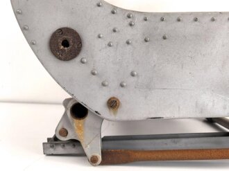Luftwaffe Flugzeugsitz aus Leichtmetall. Gestrahlt und zum Teil lackiert, der Boden gespachtelt. Für mich leider nicht konkret Zuzuordnen