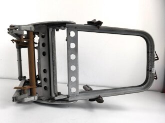 Luftwaffe Flugzeugsitz aus Leichtmetall. Gestrahlt und zum Teil lackiert, der Boden gespachtelt. Für mich leider nicht konkret Zuzuordnen
