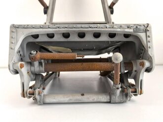Luftwaffe Flugzeugsitz aus Leichtmetall. Gestrahlt und zum Teil lackiert, der Boden gespachtelt. Für mich leider nicht konkret Zuzuordnen