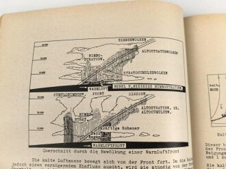 Fluglehrbuch: AFM 105-5 "Meteorologie für fliegendes Personal in der Ausbildung" 208 Seiten, über DIN A4. Stempel der " Lehr und Versuchs Staffel 1958"