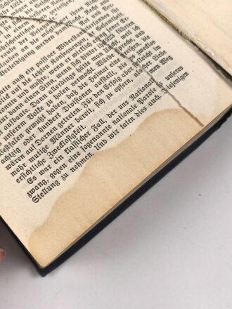 Adolf Hitler "Mein Kampf" blaue Ganzleinenausgabe in stark gebrauchtem Zustand, Führerbild fehlt, Wasserschaden