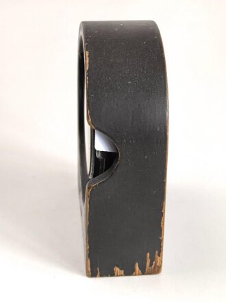 Luftwaffe Betriebsuhr, Fl 25591 auch Stationsuhr oder Funkraumuhr genannt. Hersteller Junghans, läuft einwandfrei, Gehäuse Heeresgrüner Originallack, die Ausstellfüße fehlen