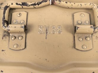 Transportkasten zum Schwebekreisvisier 38 für 2cm Flak der Wehrmacht. Originallack,