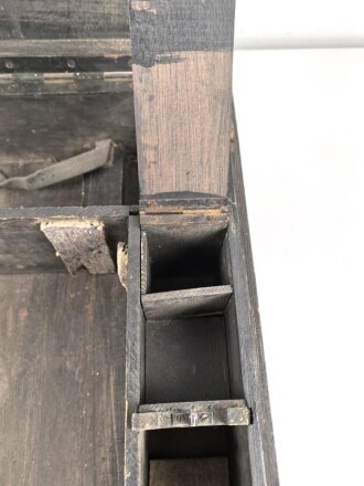 Transportkasten für ein Minensuchgerät Wien 41 der Wehrmacht, Originallack, ungereinigtes Stück
