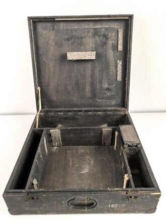 Transportkasten für ein Minensuchgerät Wien 41 der Wehrmacht, Originallack, ungereinigtes Stück