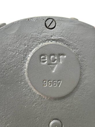 Wiege zum Flakfernrohr DF 10 x 80 Wehrmacht. Hersteller ecr. schwere Ausführung, gängig, neuzeitlich überlackiertes Stück, der runde Drehknopf nachgegossen