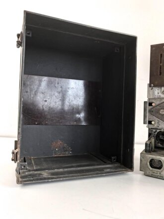 15 Watt Sender Empfänger b datiert 1944. Originallack, ungereinigtes Stück, Funktion nicht geprüft