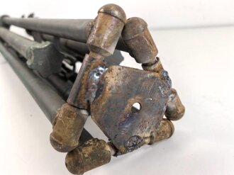 Gestell zum Flakfernrohr DF 10 x 80 Wehrmacht. Hersteller bvu, neuzeitlich überlackiert und unschlau geschweißt, muss nochmal ordentlich zusammengebaut werden