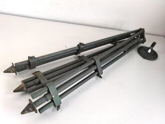 Gestell zum Flakfernrohr DF 10 x 80 Wehrmacht. Hersteller bvu, neuzeitlich überlackiert und unschlau geschweißt, muss nochmal ordentlich zusammengebaut werden