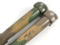Scherenfernrohr 14.Z. Gi . Originale Tarnlackierung, gute Durchsicht, keine Strichplatte, war sicherlich mal offen und wurde gereinigt, bei der gelegenheit wurde die ein oder andere Schraube verloren. Ein Splitter? loch mit vermutlich Lötzinn gefüllt.