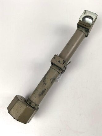 Zielfernrohr ZF 1128, Hersteller cxn. Originallack, gute Optik und Zielstachel. Seltenes Stück für das MG34 im Jagdpanzer 38 "Hetzer" sowie StuG IIIG/ StuG IV