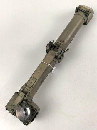 Zielfernrohr ZF 1128, Hersteller cxn. Originallack, gute Optik und Zielstachel. Seltenes Stück für das MG34 im Jagdpanzer 38 "Hetzer" sowie StuG IIIG/ StuG IV