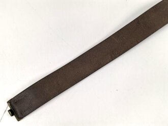 1. Weltkrieg Preussen, Koppel für Mannschaften. Messingschloss, der ungeschwärzte Riemen ebenfalls mit Messinggegenhalt.  Kammerstück von 1914, Gesamtlänge 96cm