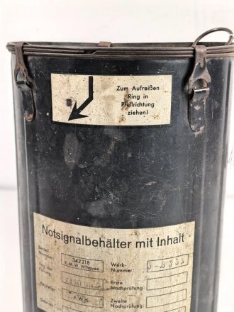 Luftwaffe, Notsignalbehälter für Leuchtpistole im Flugzeug. Originallack, datiert 1944
