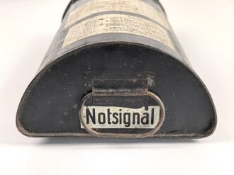 Luftwaffe, Notsignalbehälter für Leuchtpistole im Flugzeug. Originallack, datiert 1944