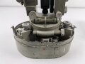 Theodolith 40 Wehrmacht. Hersteller blc. Originallack, guter Zustand , im Transportkasten mit Zubehör. Habe ich so komplett in 30 Jahren Tätigkeit noch nicht gesehen. der Behälter aussen überlackiert.