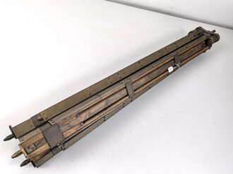 Gestell für optisches Gerät der Wehrmacht, frühes, schweres Stück aus Messing, eine Feststellschraube abgerissen, sonst guter Gesamtzustand