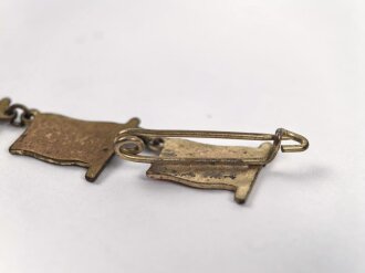 III.Reich, Kettchen mit 7 Fahnen, Gesamtlänge 11cm
