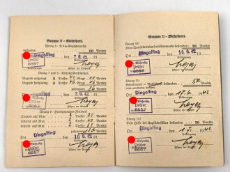 Urkundenheft zum SA Sportabzeichen in bronze für einen Angehörigen der SA aus Dingolfing mit Hülle, 1942